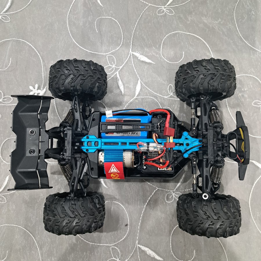 Cybertruck — custom ESP32 pick-up truck, bottom chassis view
